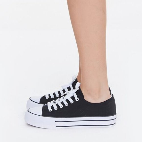 Forever21 black white canvas low top sneakers - Picture 4 of 7